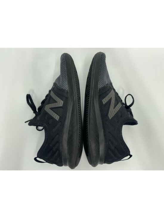 Athletic_Shoes